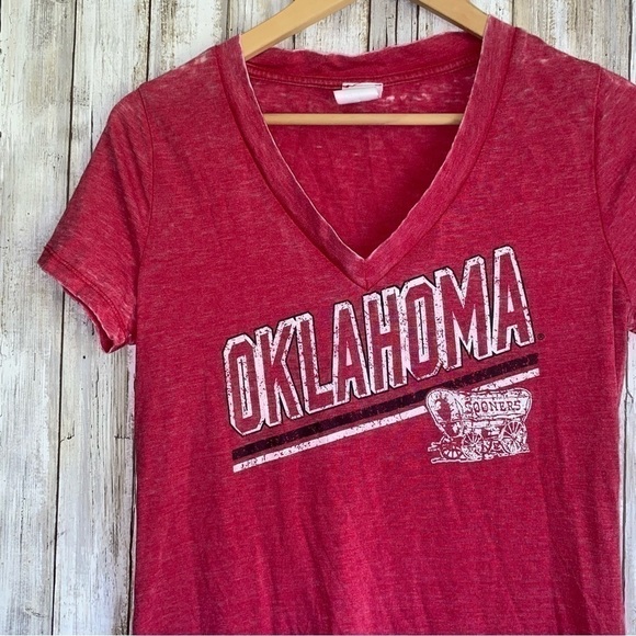 NCAA Oklahoma Sooners Red Heather Tee Women’s Medium - Picture 2 of 4